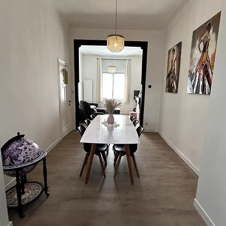 Spacious Townhouse In 안트베르펜