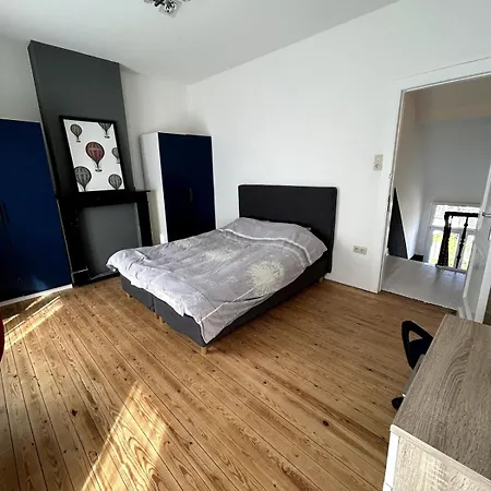 Spacious Townhouse In *